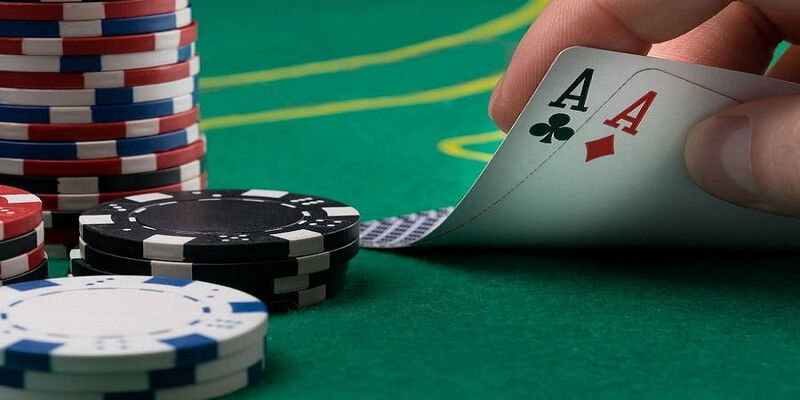 Chia sẻ các mẹo áp dụng cách chơi poker kinh điển cho khách hàng 2024